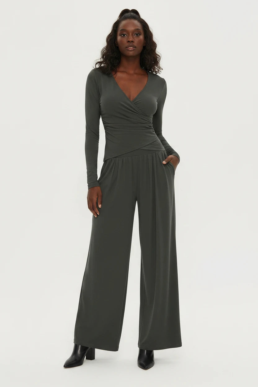 Ensemble pantalon large automne-hiver 2025 pour femme, à manches longues, tenue de sport polyvalente pour diverses occasions, idéale pour le quotidien et les trajets domicile-travail, article très tendance.