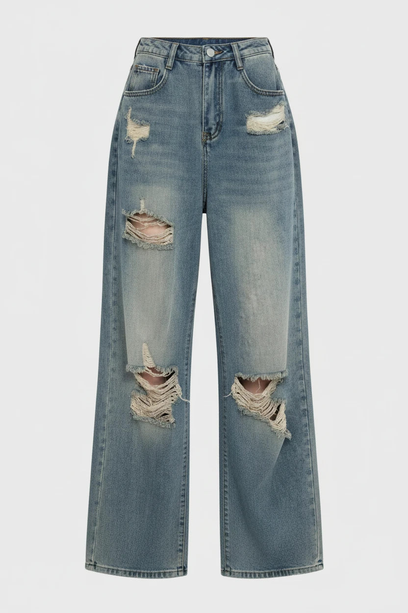 Jean femme rétro américain avec trous, taille haute, coupe droite et ample, design légèrement ajusté, style streetwear tendance, jambes larges et longueur traînante.