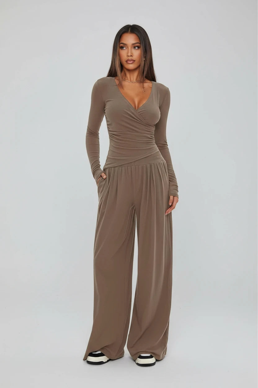 Ensemble pantalon large automne-hiver 2025 pour femme, à manches longues, tenue de sport polyvalente pour diverses occasions, idéale pour le quotidien et les trajets domicile-travail, article très tendance.